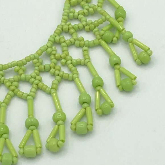 Vintage Lime Green Glass Bead Necklace - Picture 2 of 8